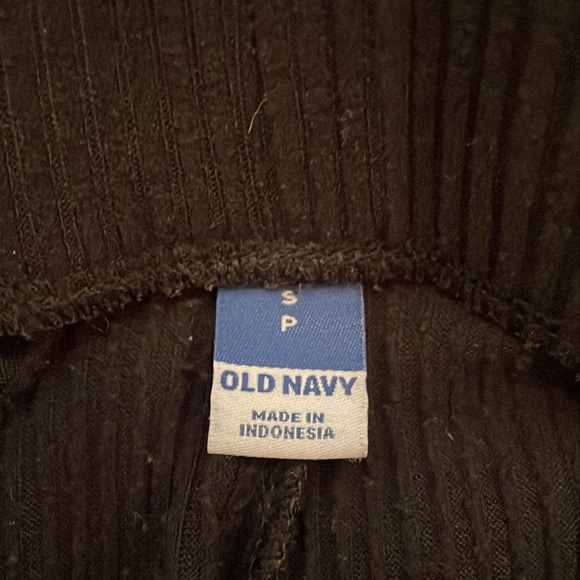 Old navy leggings - capri length - Picture 3 of 4